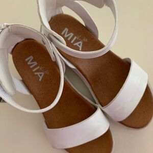 Mia kids wedge sandals